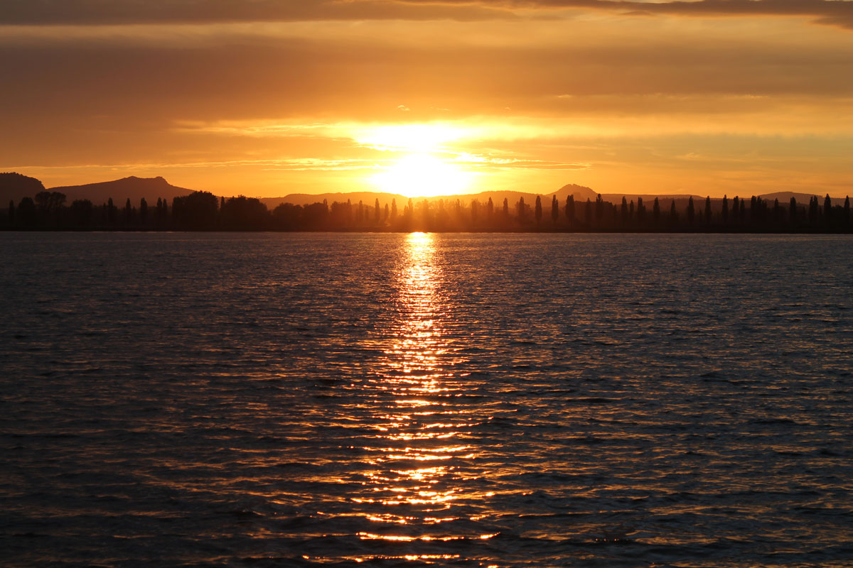 Sonnenuntergangsfahrt auf dem Solarboot Helio